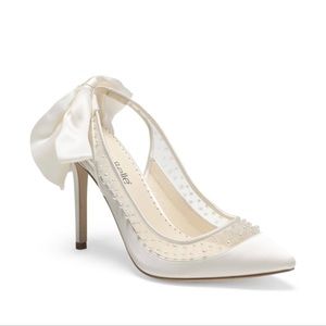 GORGEOUS BellaBelle white satin/pearl shoes